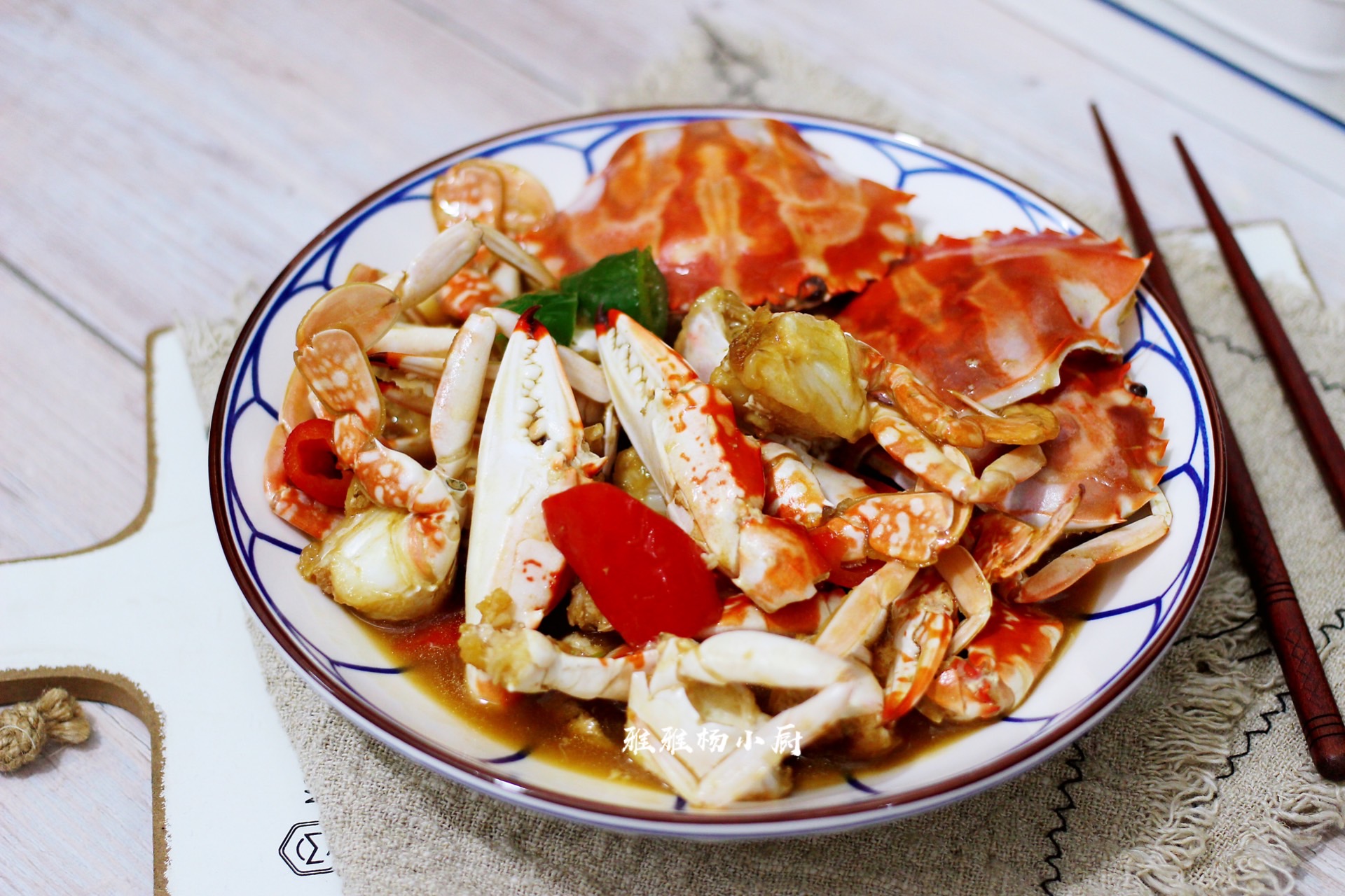 花蟹做法可蒸,可煮,可焗,可炒,个人觉得炒着吃更香,用汤汁拌饭也能吃