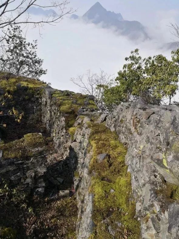 够奇够险够有趣岚皋全胜寨值得一去