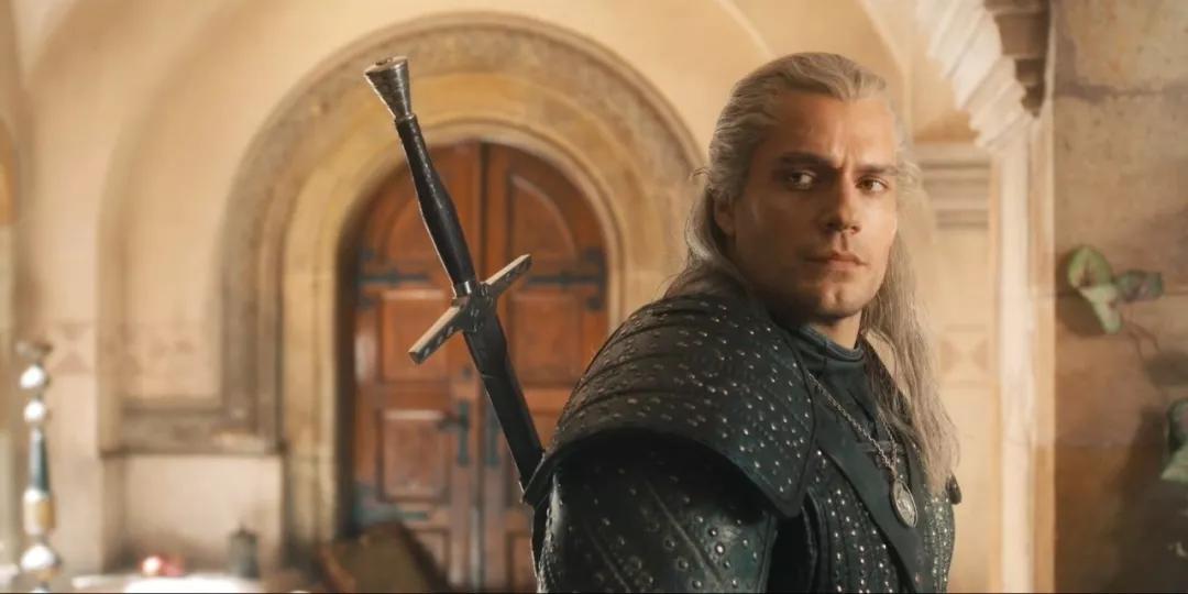 第一个,由亨利·卡维尔饰演的猎魔人 杰洛特.