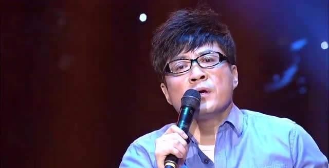 但是,小李并不是李琛和他初恋女友生的孩子,他和初恋在1994年因为特殊