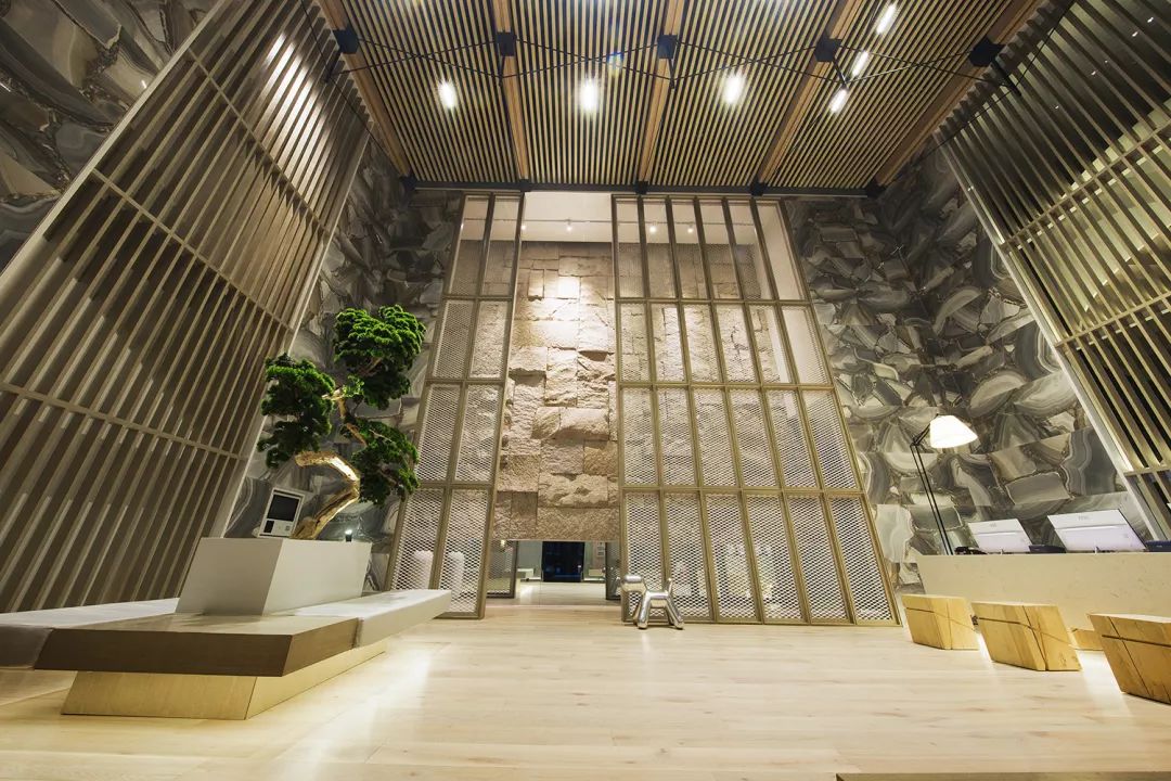 2-4 人大黄鱼套餐 扫描下方二维码进店抢购 ▼ 珠海的【汤悦】开业