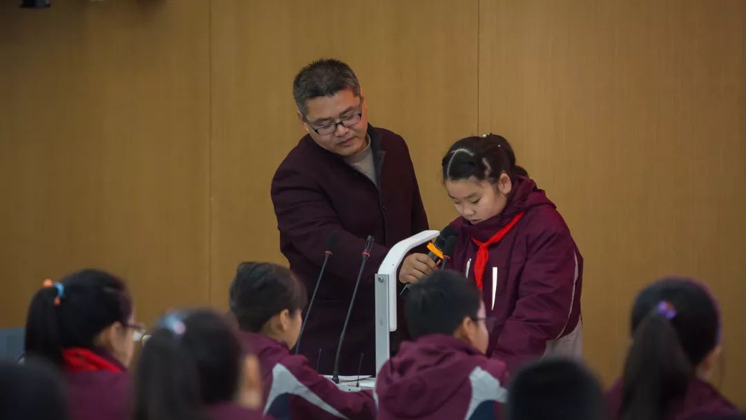 常州实验小学张祖润副校长的《认识小数,帮助老师从数学内容的实质