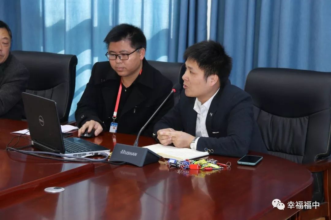 福泉中学党委书记,校长邓朝品致欢迎辞,对各位教师的到来表示热烈的