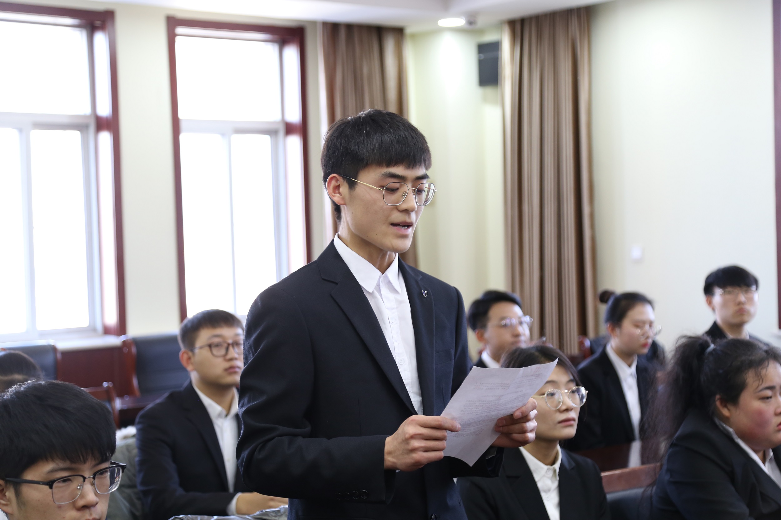 我院参加承德医学院首届"世纪康瑞(朝抢)奖助学金"颁奖典礼仪式