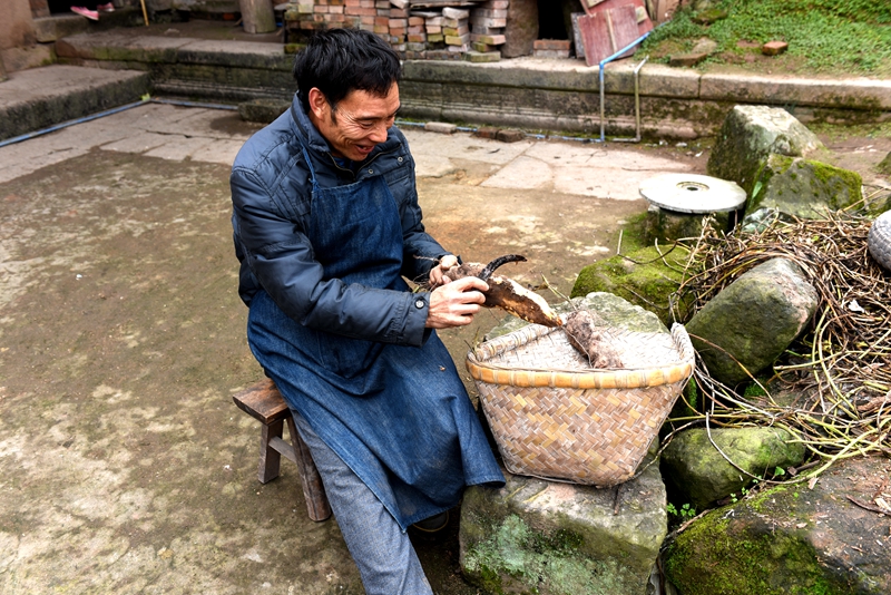 身残志坚的庄稼人李世均的脱贫故事