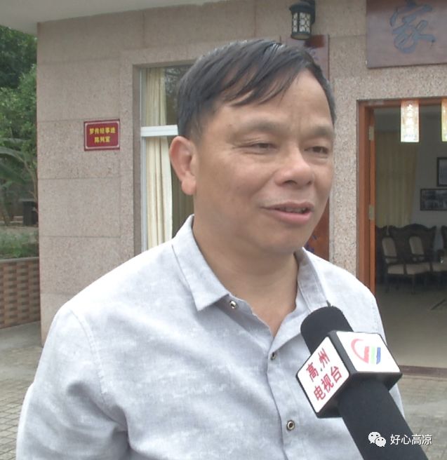 中山日报记者到我市采访罗冬妮勇救小男孩的背后故事