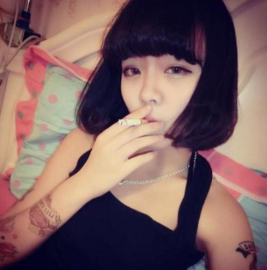 《变形记》韩安冉吸毒!前夫称她在8月大女儿旁吸食,本性难移?