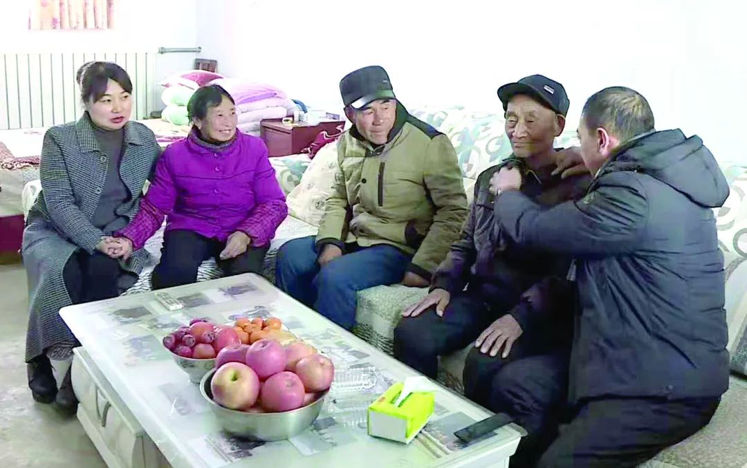 一个八口之家 五位患病老人 三门峡弱女子用行动诠释"孝"与"爱"