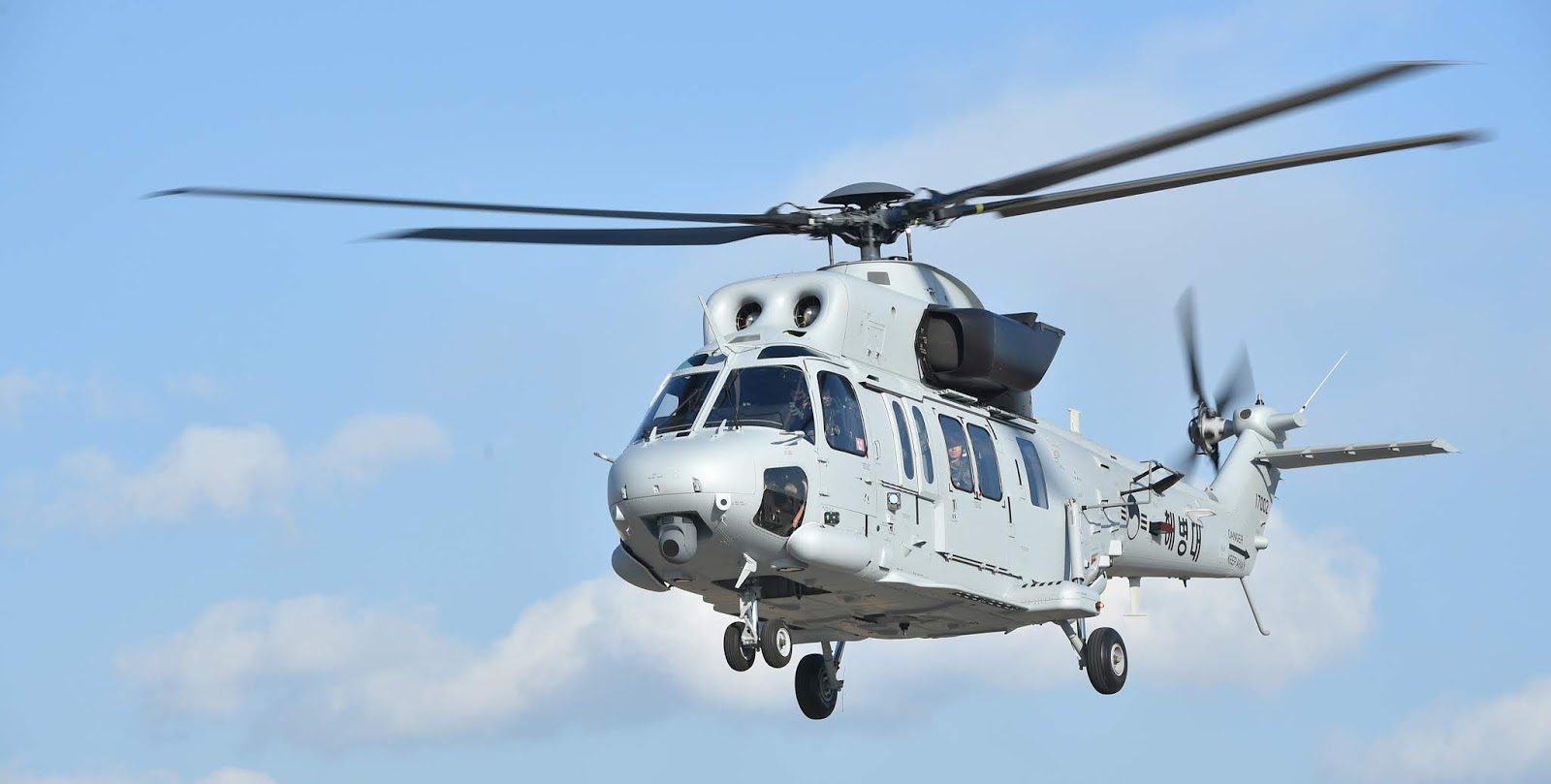 原创韩国两栖攻击舰将迎来国产舰载直升机,10架已到位,去年曾坠机