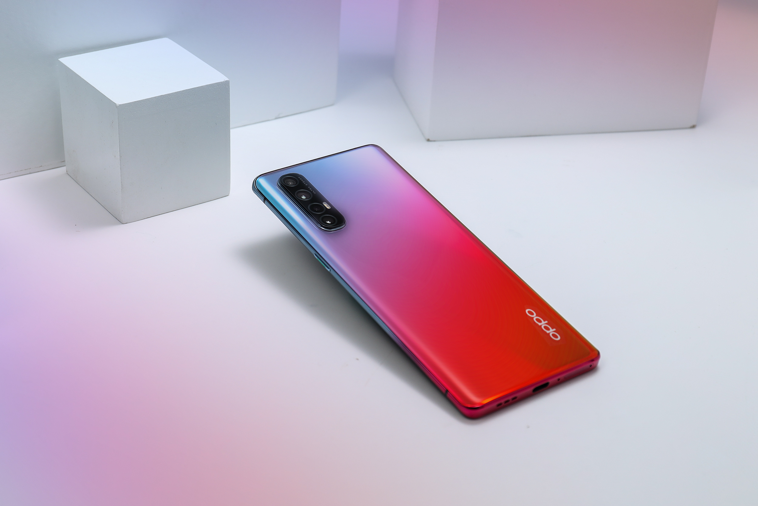 opporeno3pro:7.7毫米轻薄 5g手机不再"半斤"重