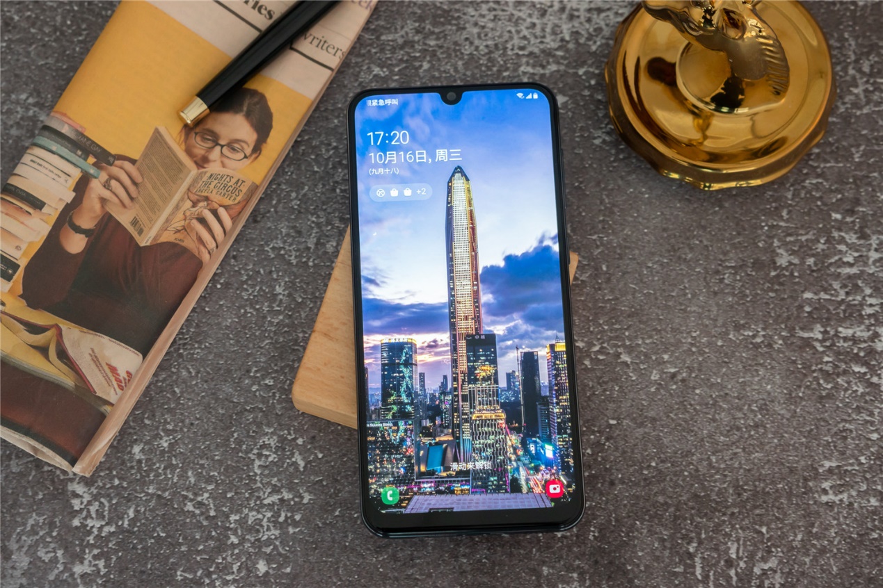 原创文艺范与时尚感巧妙融合俘获年轻人的三星a50s手机究竟如何