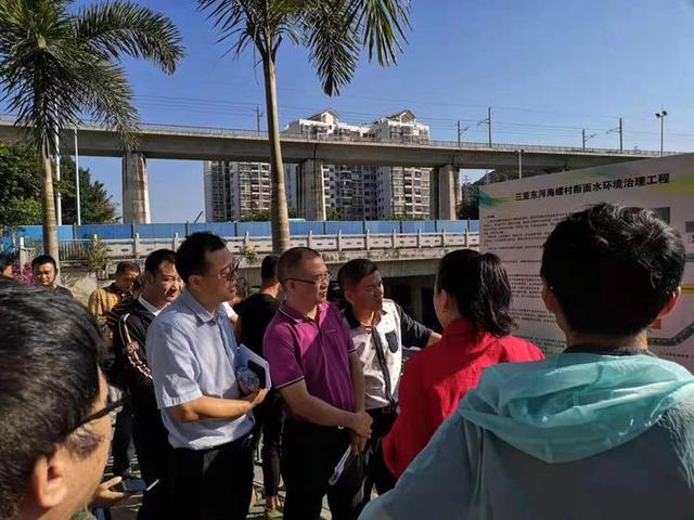 三亚市级河长市政府副市长何世刚委托市政府副秘书长常成云开展巡河