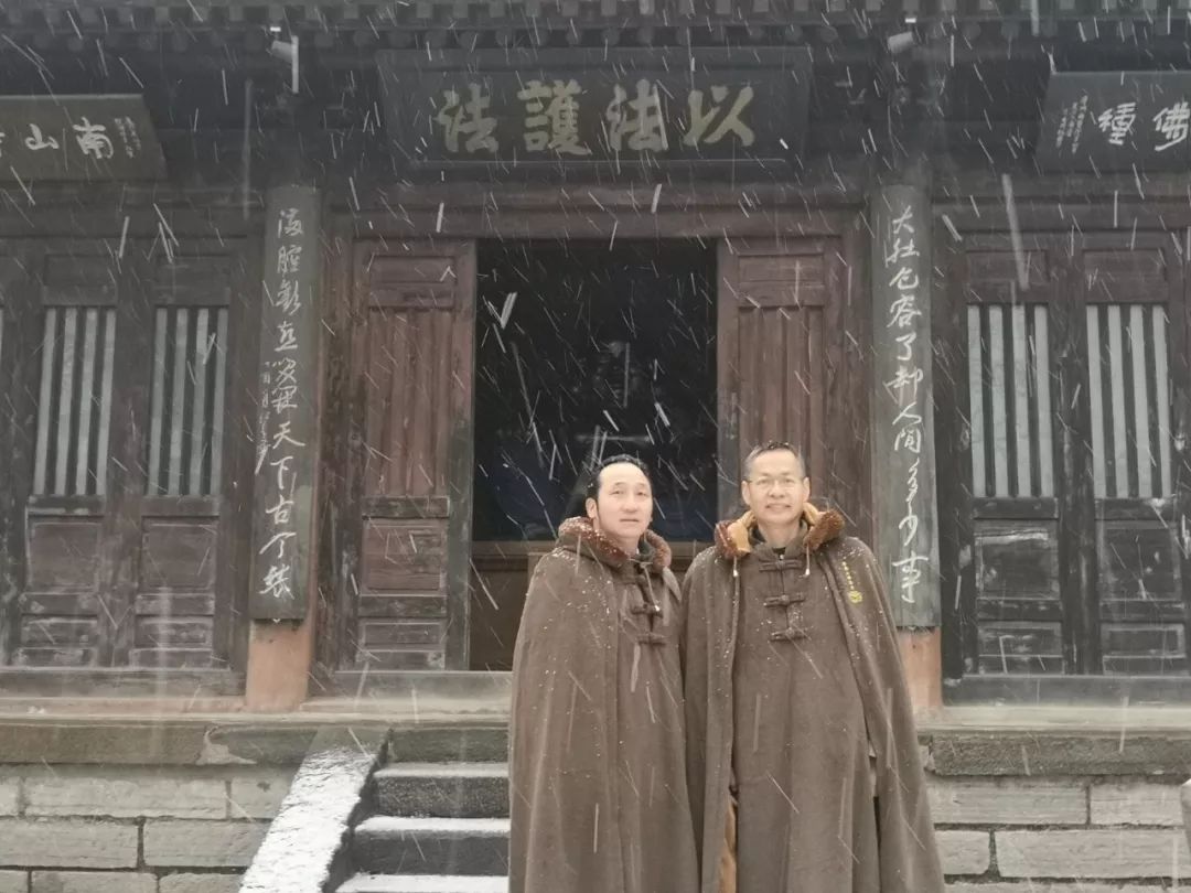 净业寺,在这座千年古刹与远道而来的新老"禅茶客"一同讲经论道,品茗观