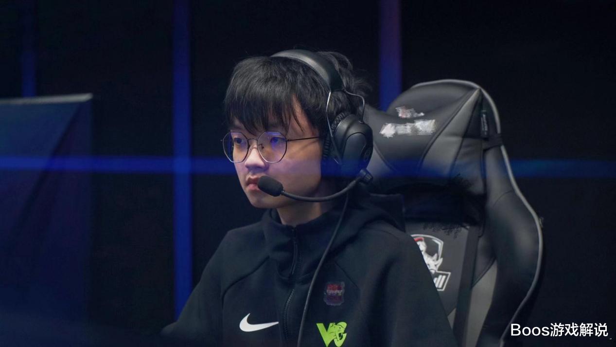 tes输给vg后卡萨惨遭网友嘲讽,而uzi的小动作让rng粉丝拍手叫好_比赛