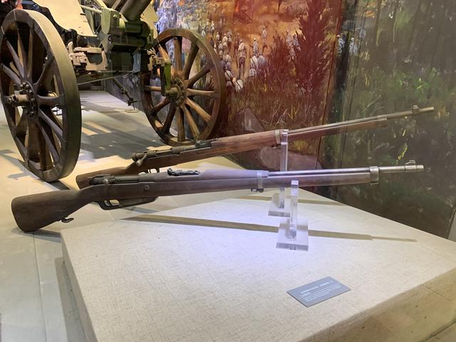 高清照片:新四军战士穿过的军服,用过的枪支,图8文件很有名