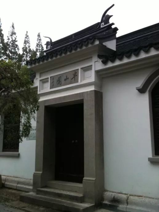 位于南京的王安石故居王安石的另一个缺点就是过于执着.