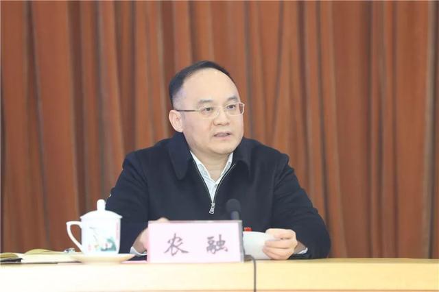 当前贵港正处于历史上少有的黄金时期,贵港发展势不可挡,全市干部群众