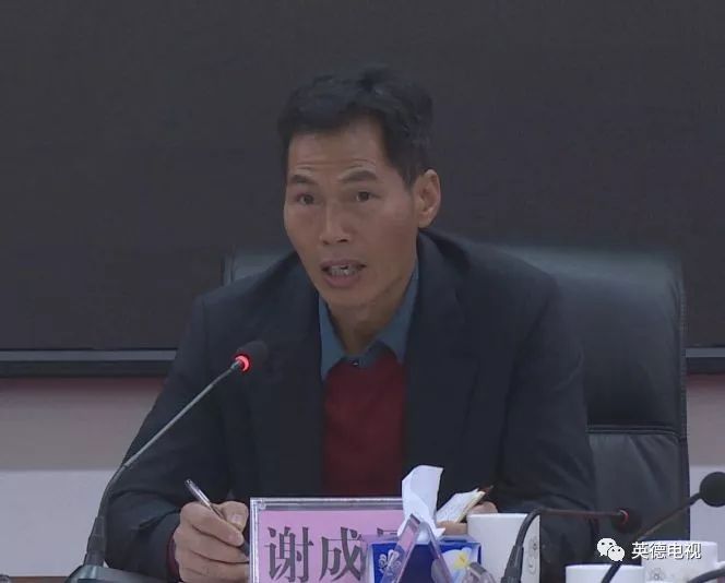 人大代表提问:副市长黄构恩:市政府始终把治堵工作放在重要位置,通过