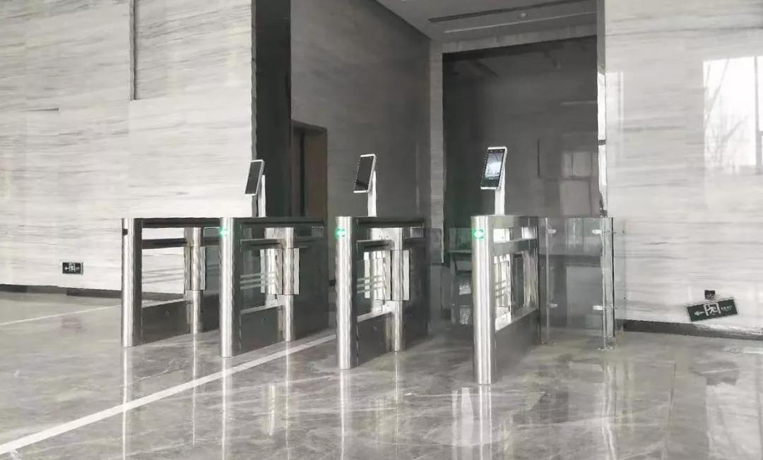 五星好评!捷顺人脸识别门禁爆款y10"刷脸秀"来了