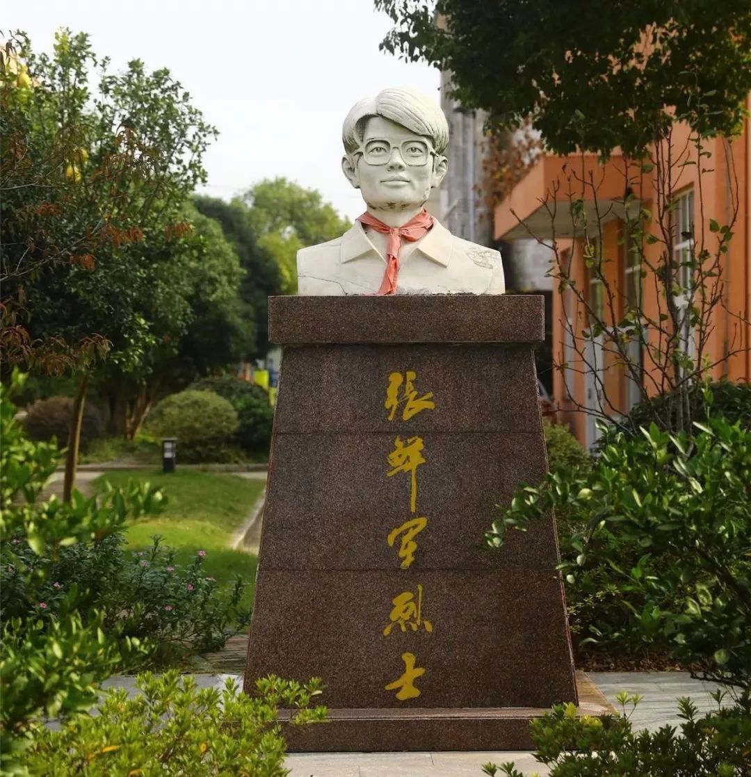 吕巷中学:聚焦课堂教学 提升学习品质