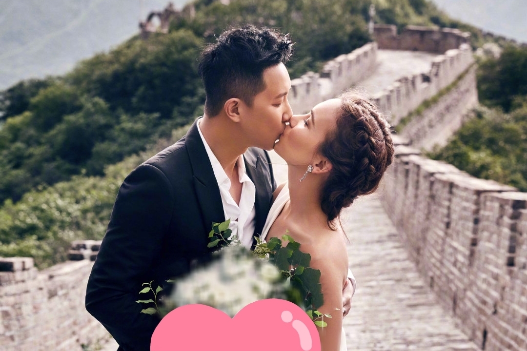 原创 韩庚卢靖姗长城上拍婚纱照,大气又不失浪漫,甜蜜互动超养眼