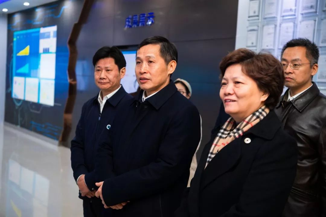 教育部党组成员副部长钟登华来华师调研