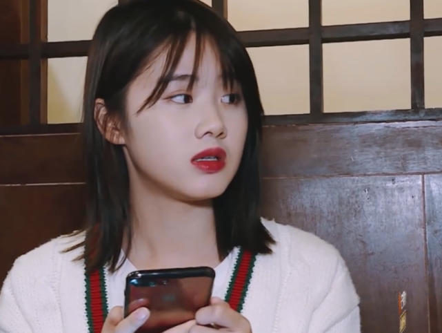 变形计》16岁城市主人公化浓妆,看到她的素颜,可以直接出道了_郑莹佳