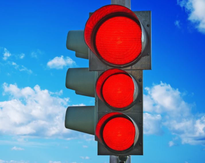 乌克兰红绿灯获好评!车主:建议国内普及,再也不用担心闯红灯了