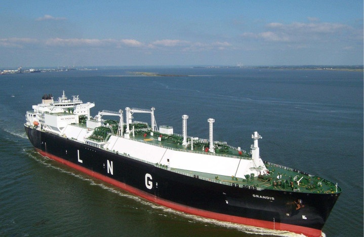 中韩船企争夺全球第一宝座, 相差11亿美元, 关键一票在俄罗斯手中