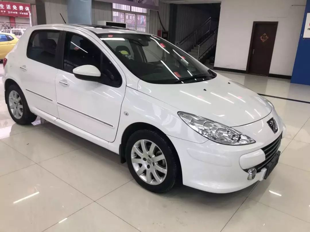 12款标致307两厢车16l手动豪华版