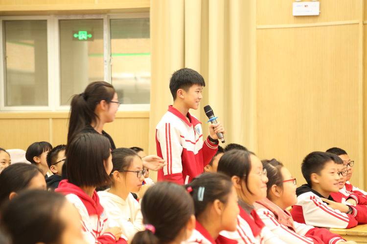 郑州市管城回族区外国语学校开展主题班会展示系列活动
