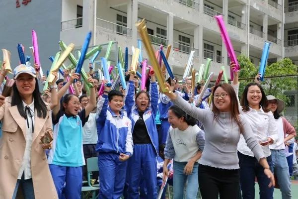 坚持五育并举让学生成为更好的自己石棉县七一中学坚持让学生德智体美