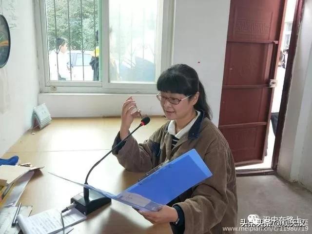 漢中鋪鎮(zhèn)中學(xué)2019掀起經(jīng)典誦讀校園文化熱潮(圖6) 漢中鋪鎮(zhèn)中學(xué)2019掀起經(jīng)典誦讀校園文化熱潮(圖6)