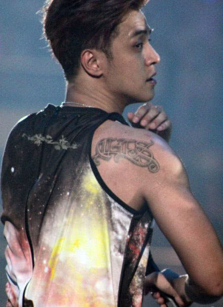 明星纹身的意义,罗志祥为了父亲,刘亦菲为了作品,而他竟是为了