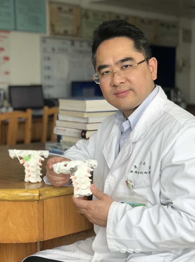 广州完成全球首例寰椎3d打印假体植入手术