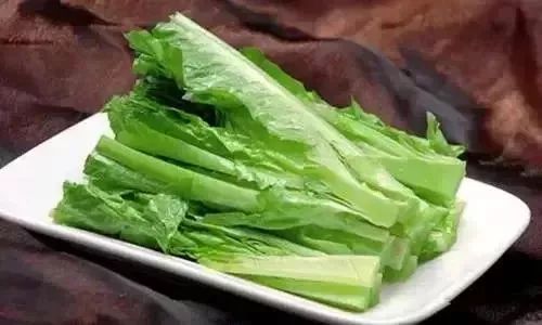 1,  莴笋叶含丰富维素a,多吃能促进头发的生长,抑制癌细胞.