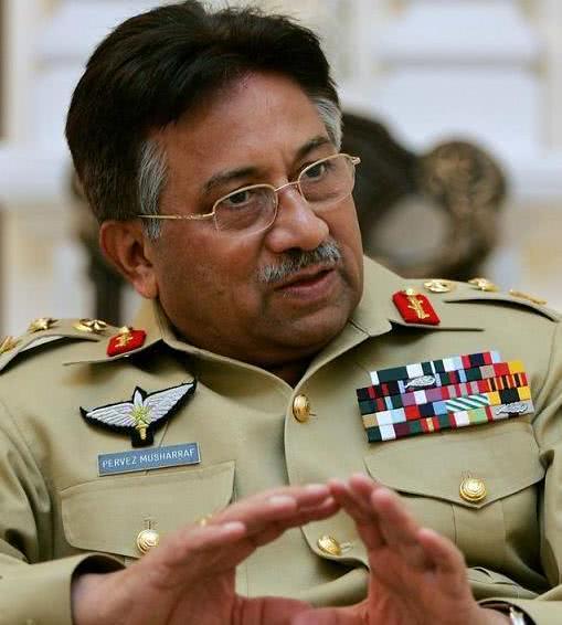 几天前,穆沙拉夫被特别法庭以叛国罪被判处死刑.