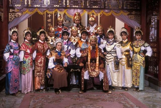 《杨家府演义》是一部讲述北宋杨家将抗辽的演义故事,给大家刻画了