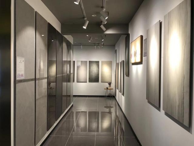 又一现代风网红新地标阿迪斯现代砖海口旗舰店