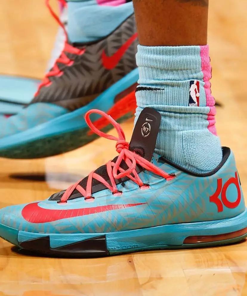 今日上脚:李宁闪击6圣诞配色,aj11定制版太帅了!