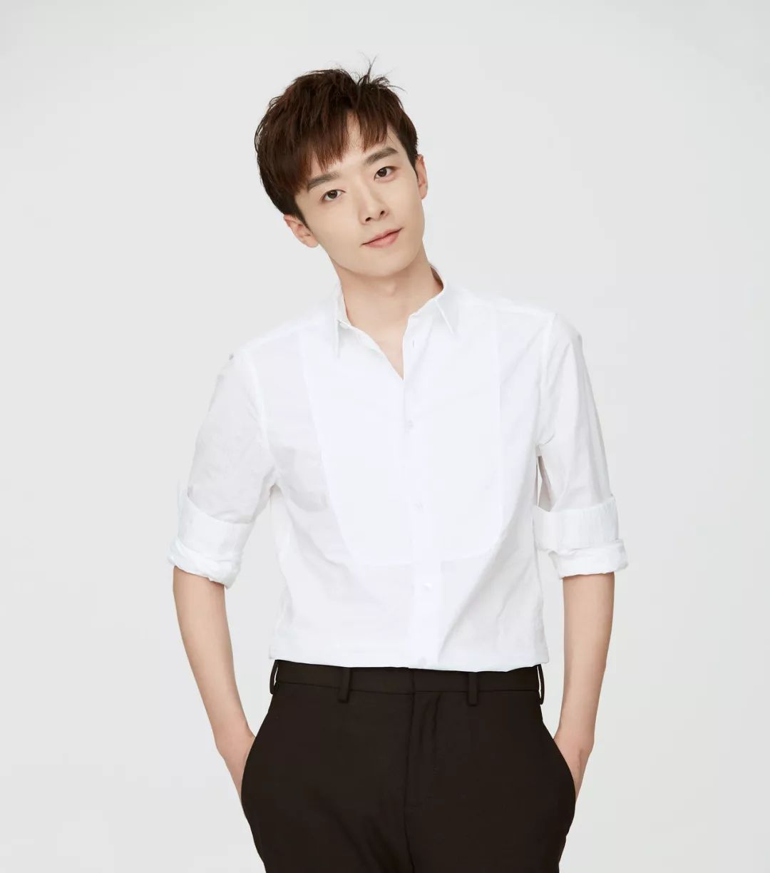 苑子豪我们都是寸光者不怕这漫长黑夜