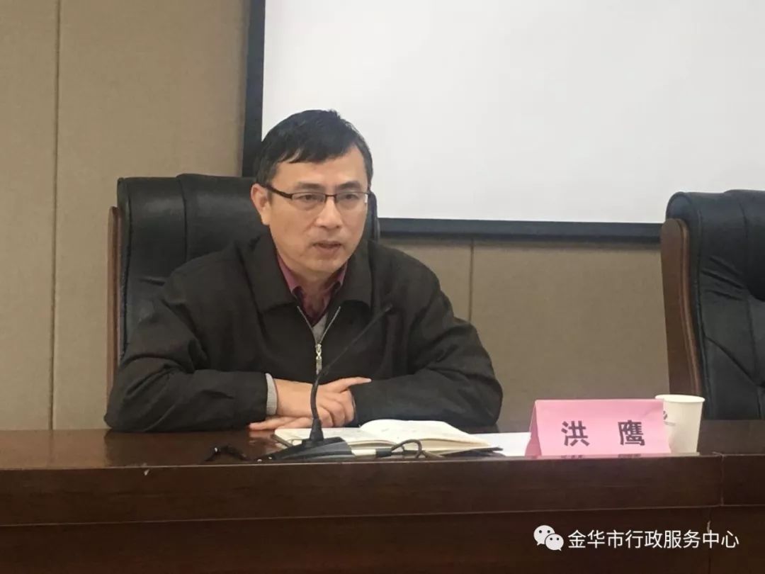 市行政服务中心召开警示教育会议_任春辉