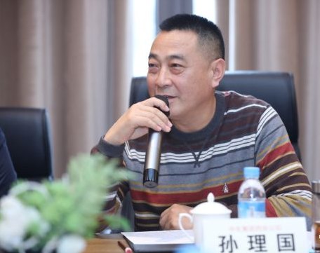 中医药文化传承人,养生专家,中医博士李宏希望把全胜寨打造成中医养生