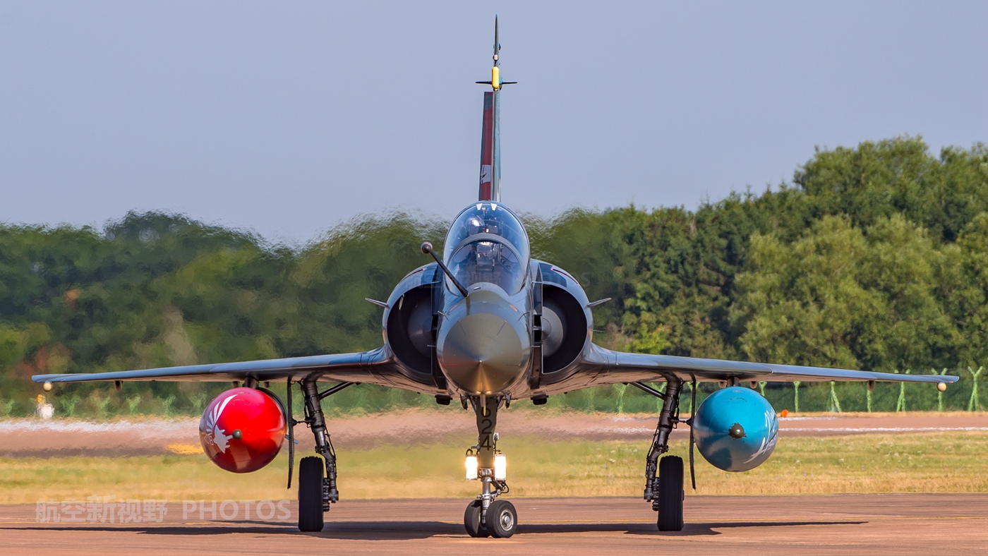 原创达索幻影2000d攻击机高清图,法国空军专用,经典纯三角翼战机