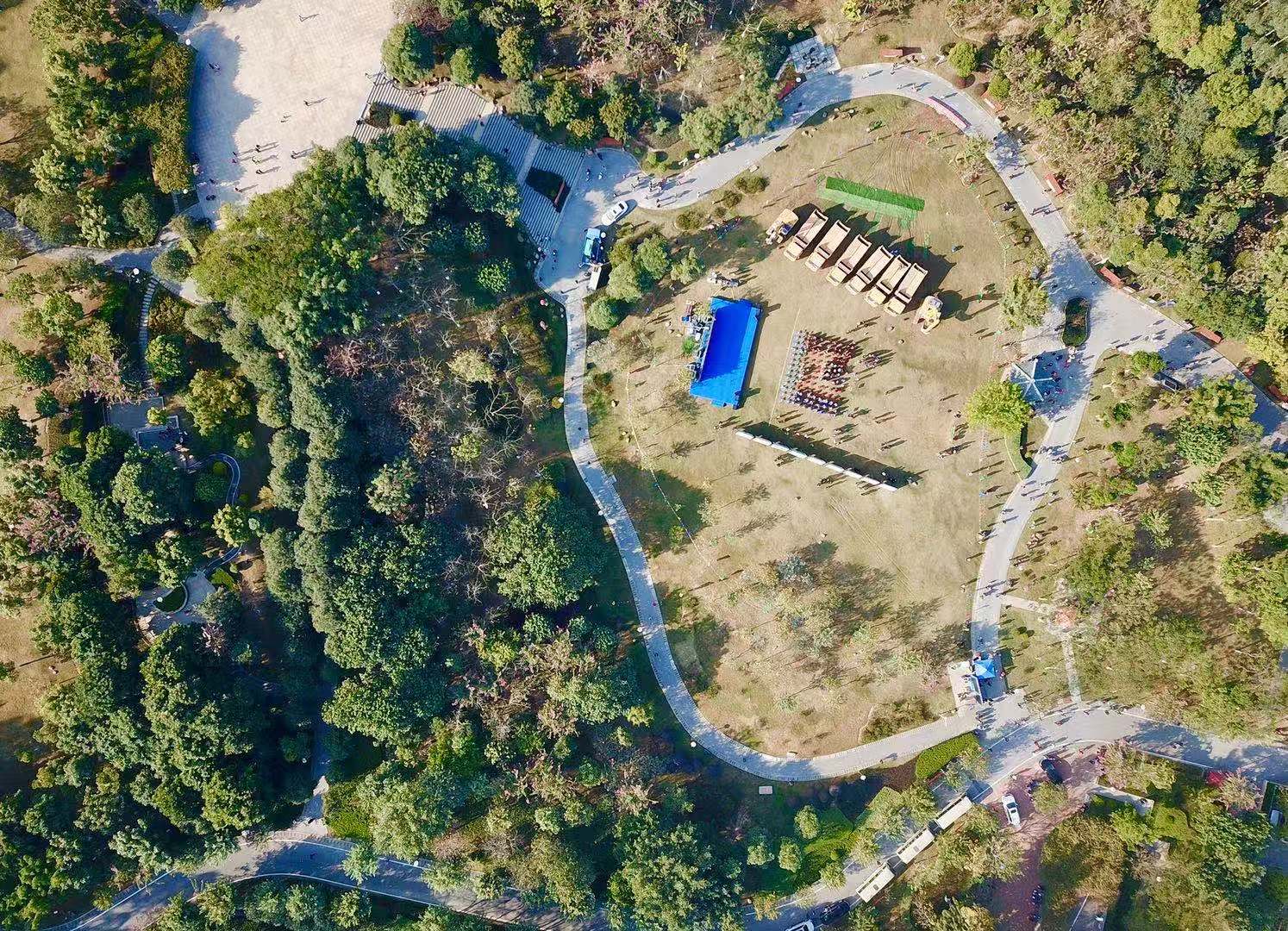 据介绍,火炉山隧道工程属于广州中心城区"十二横,十纵"区域性交通主干