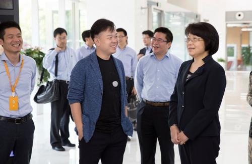 继加多宝之后,又一家饮料巨头陷入泥潭,如今董事长失联工厂停产