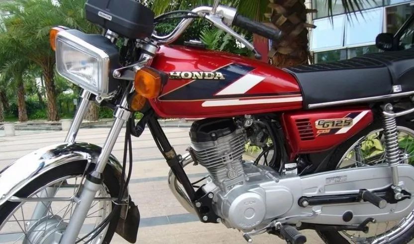 犀利吴川常见的本田头摩托二手竟卖到138万元