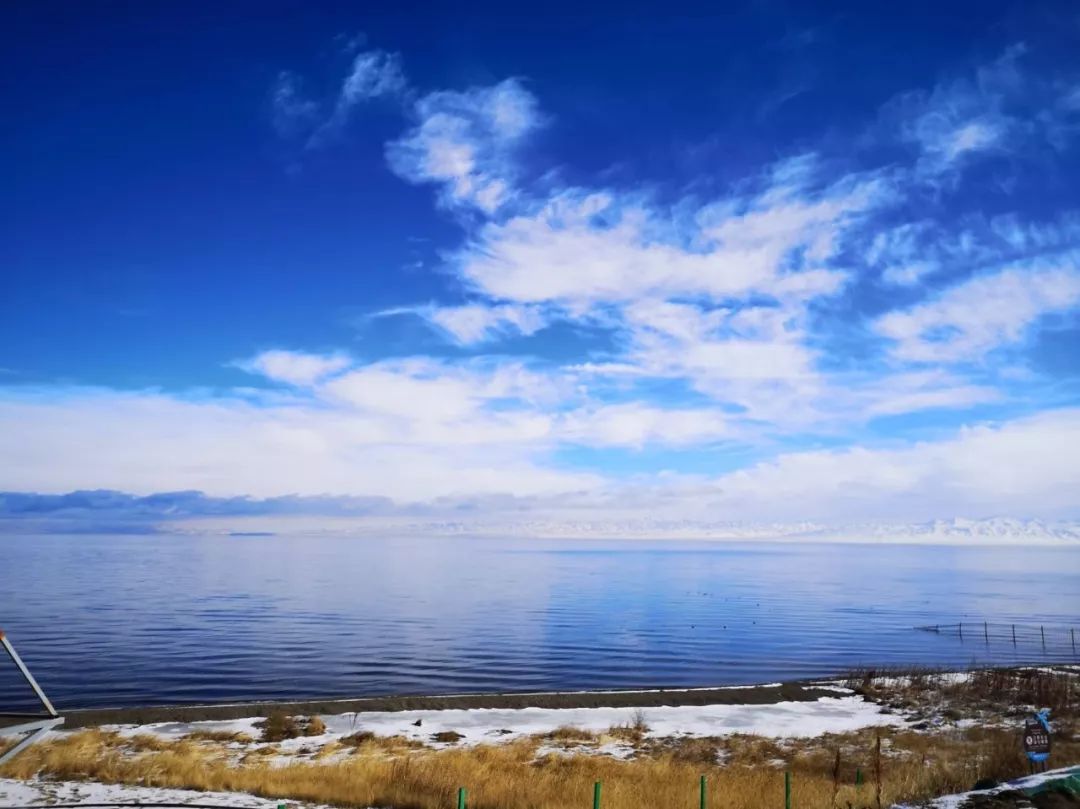 在次年的45月份青海湖會解封開湖但是這段時間由於青海湖景區地處高原