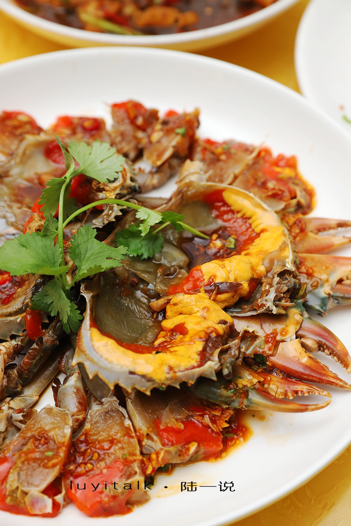 生腌蟹,冷鱼饭,老菜脯粥与酸菜猪杂汤,潮式大排档是最赞的夜宵_潮汕