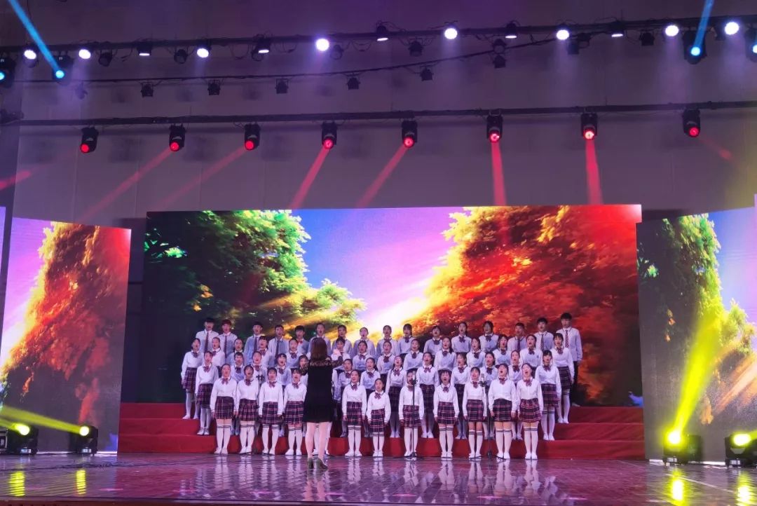 绽放青春 追逐梦想——龙潭中学2020年元旦文艺汇演掠影